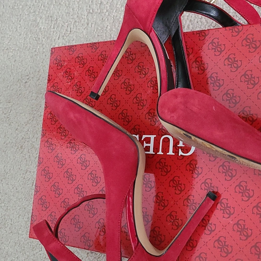 GUESS heels Red Suede in original box. 6-1/2m.  Like new !! - Picture 3 of 4